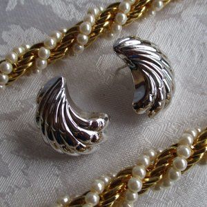 AUTHENTIC GENUINE STERLING SILVER SEA-SHELL PIECERED EARRINGS – NWOT - VINTAGE